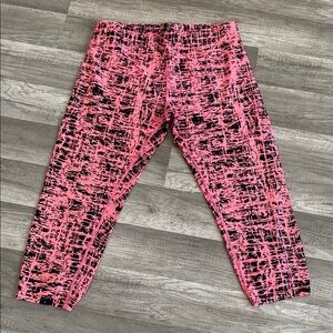 ❤️ Pink and Black Patterned Leggings